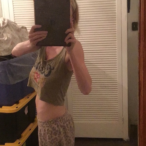 NEW! The Laundry Room Coors tank - Picture 7 of 9